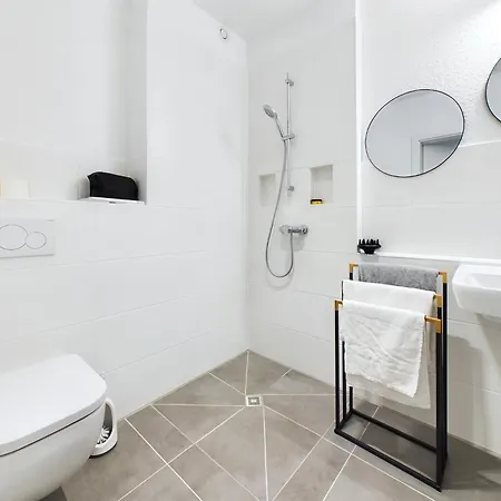 Lägenhet Barrierefreies City-studio Mit Balkon In Top-lage