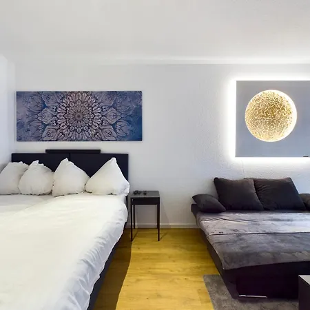 Appartement Barrierefreies City-studio Mit Balkon In Top-lage *
