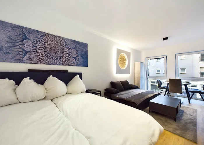 Barrierefreies City-studio Mit Balkon In Top-lage *